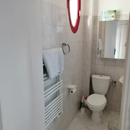 Spacieux F2 Limite Cannes 2 Personnes -
