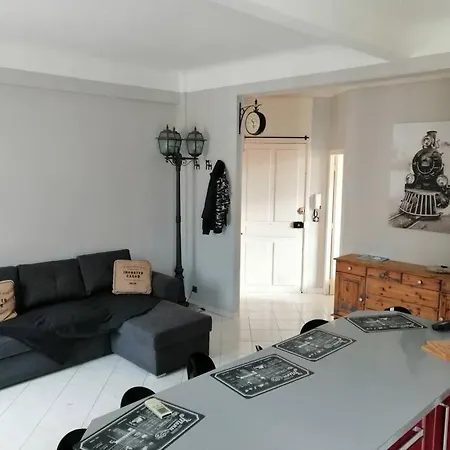 Spacieux F2 Limite Cannes 2 Personnes - *